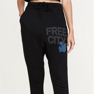 Freecity super fluffy pocket sweatpants